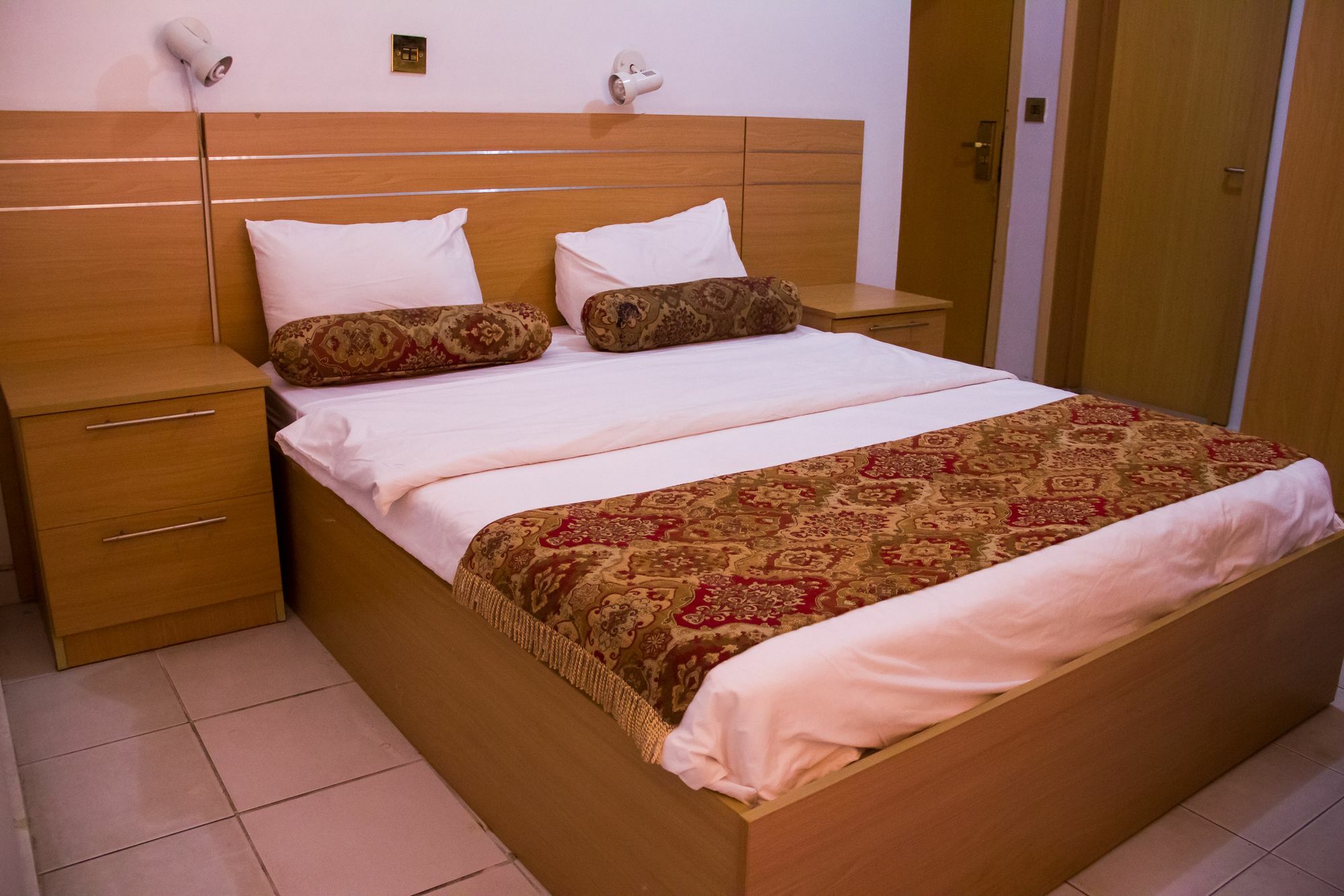 La Patriache Lodge Aliayabiagba Kültér fotó